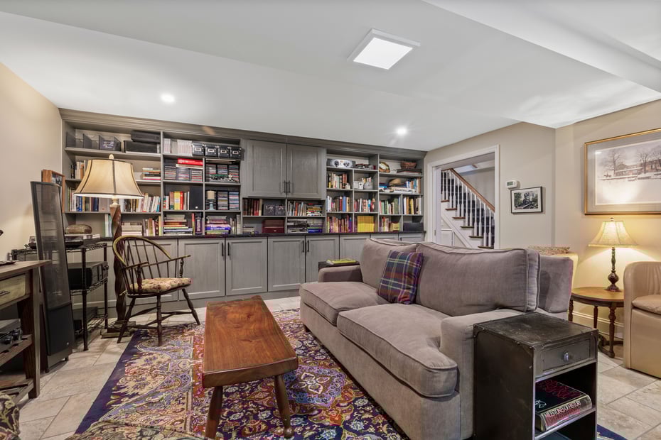31 Colonial Road Photo 17
