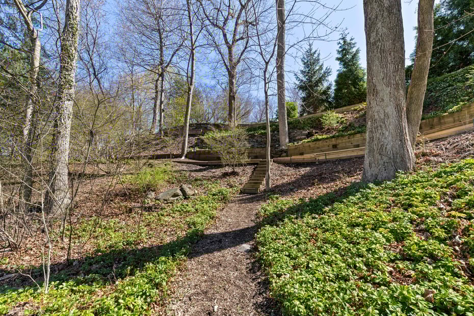 31 Colonial Road Photo 27