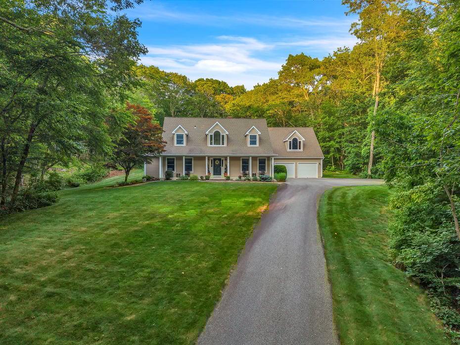 16 Manatuck Drive Photo 1