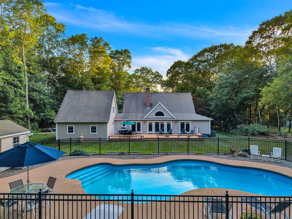16 Manatuck Drive Photo 32