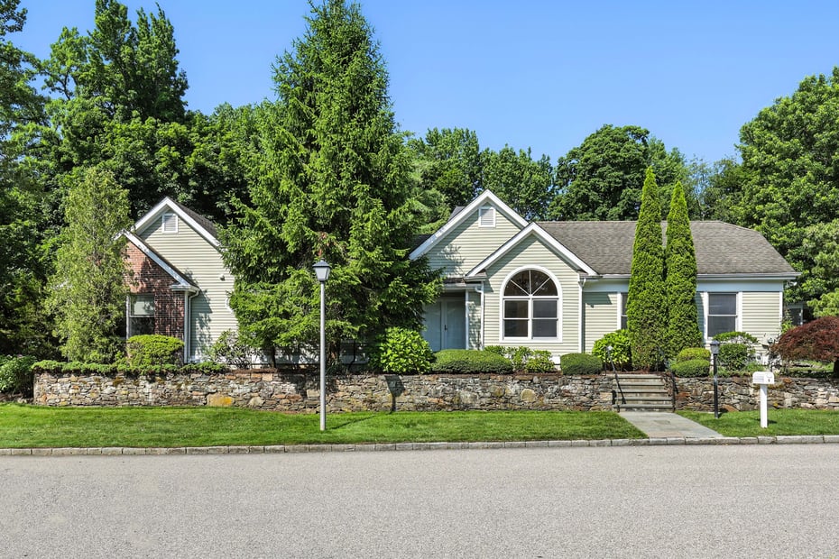 9 Glenbrooke Drive Photo 1