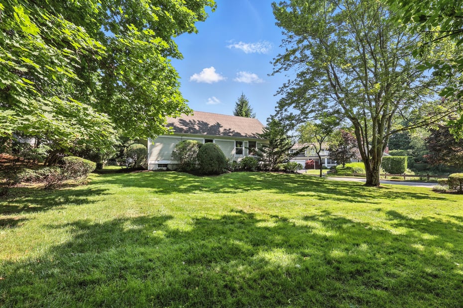 9 Glenbrooke Drive Photo 31