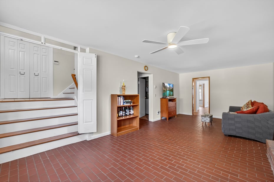 49 Oakridge Road Photo 8
