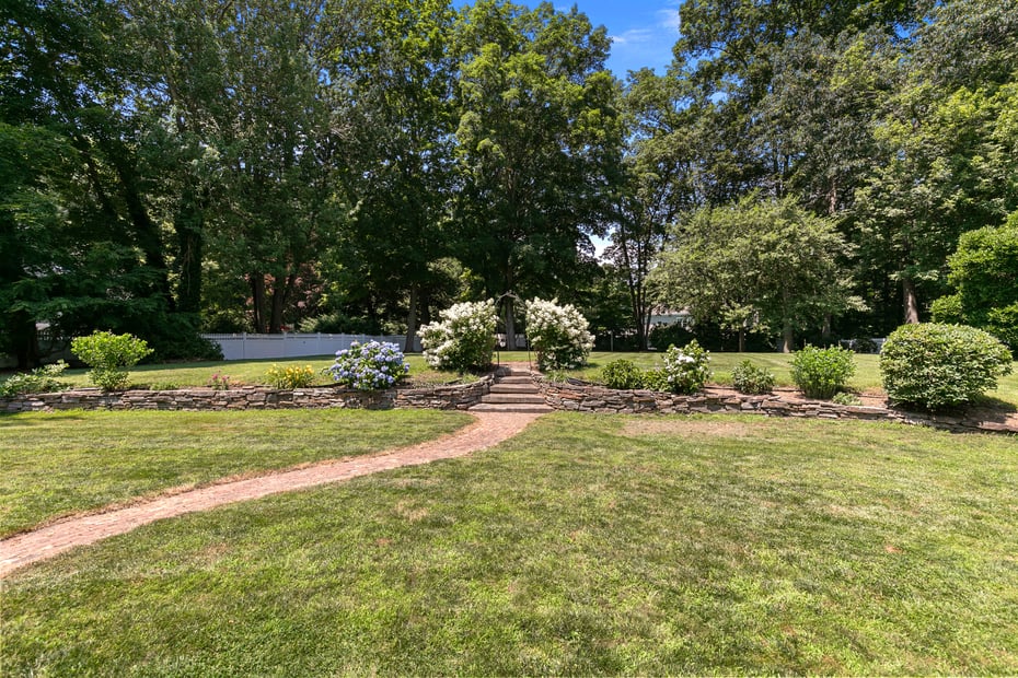 110 Randi Drive Photo 35
