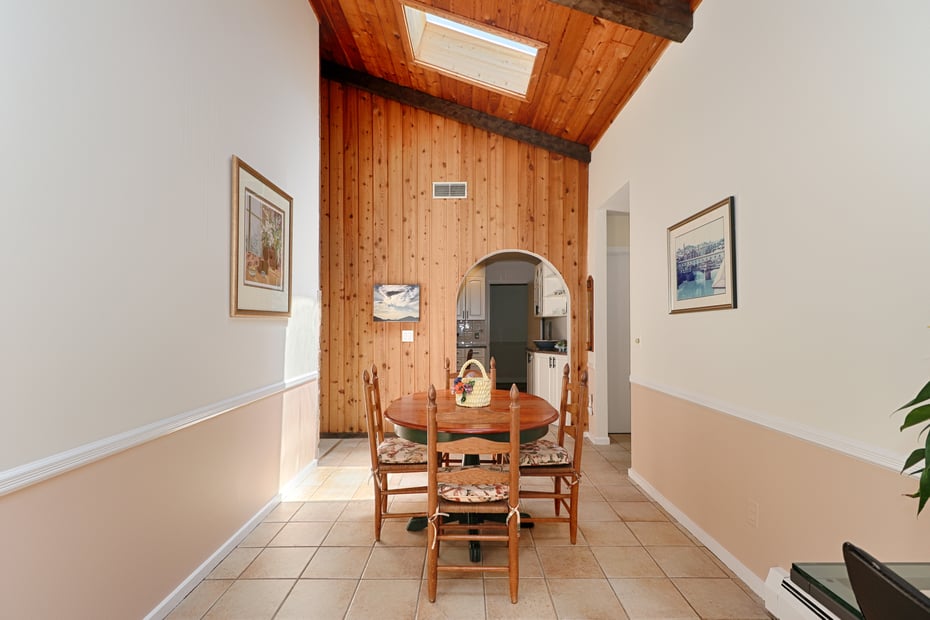 68 Hawthorne Drive Photo 13