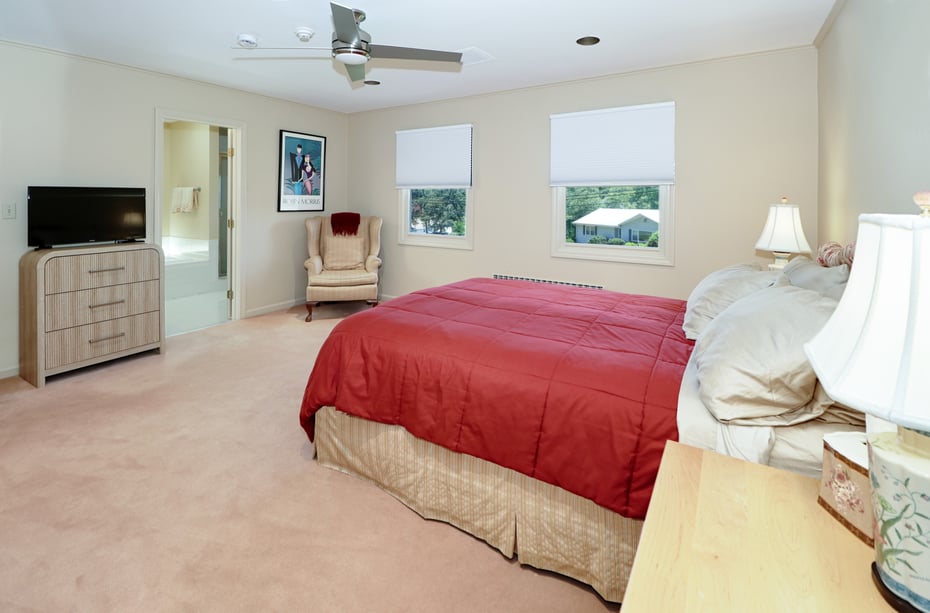 68 Hawthorne Drive Photo 18