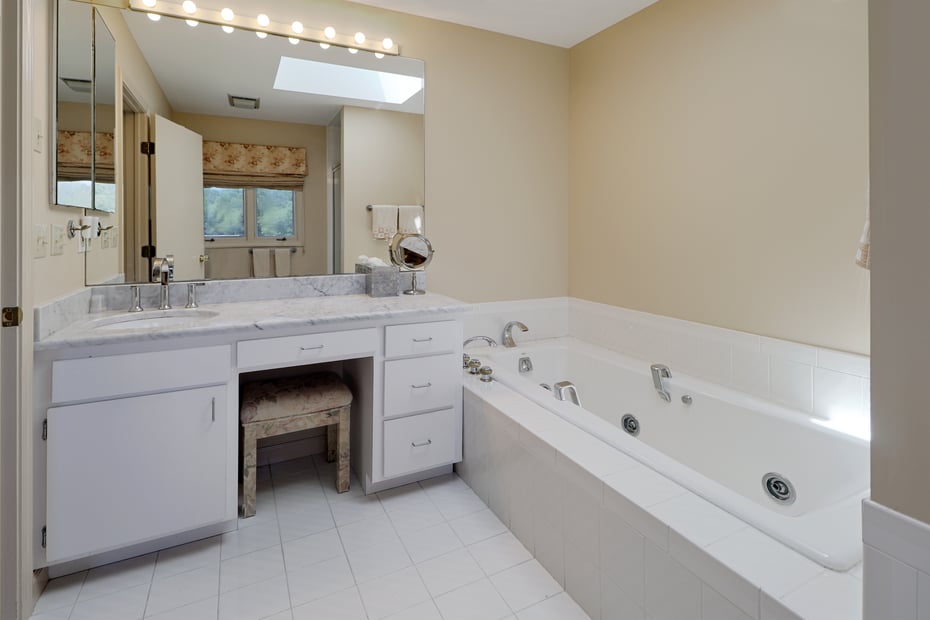 68 Hawthorne Drive Photo 19