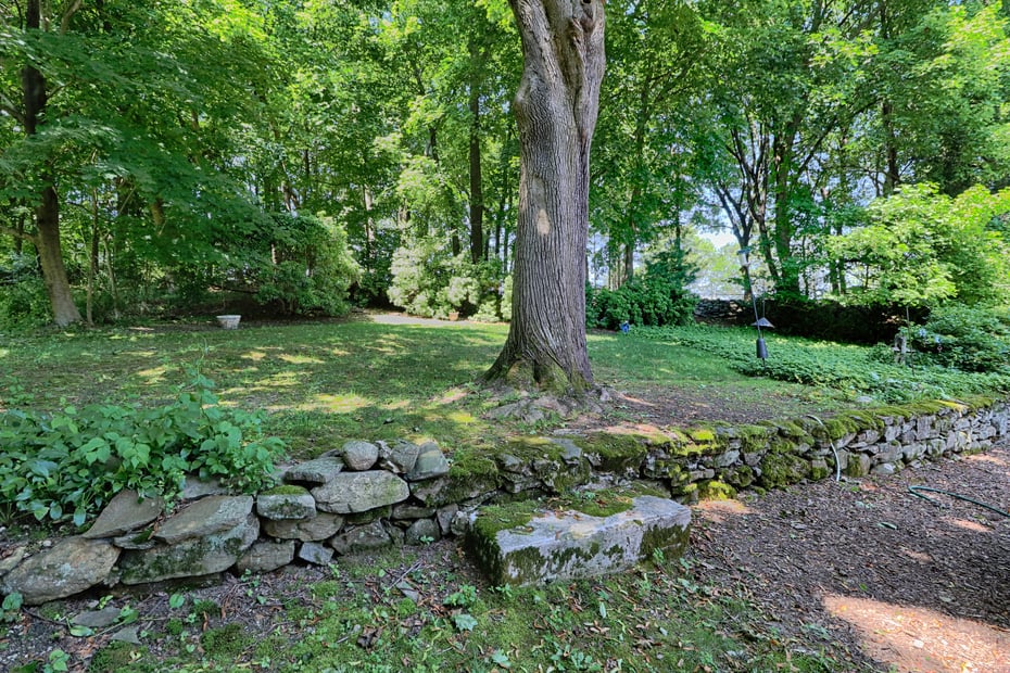 68 Hawthorne Drive Photo 30
