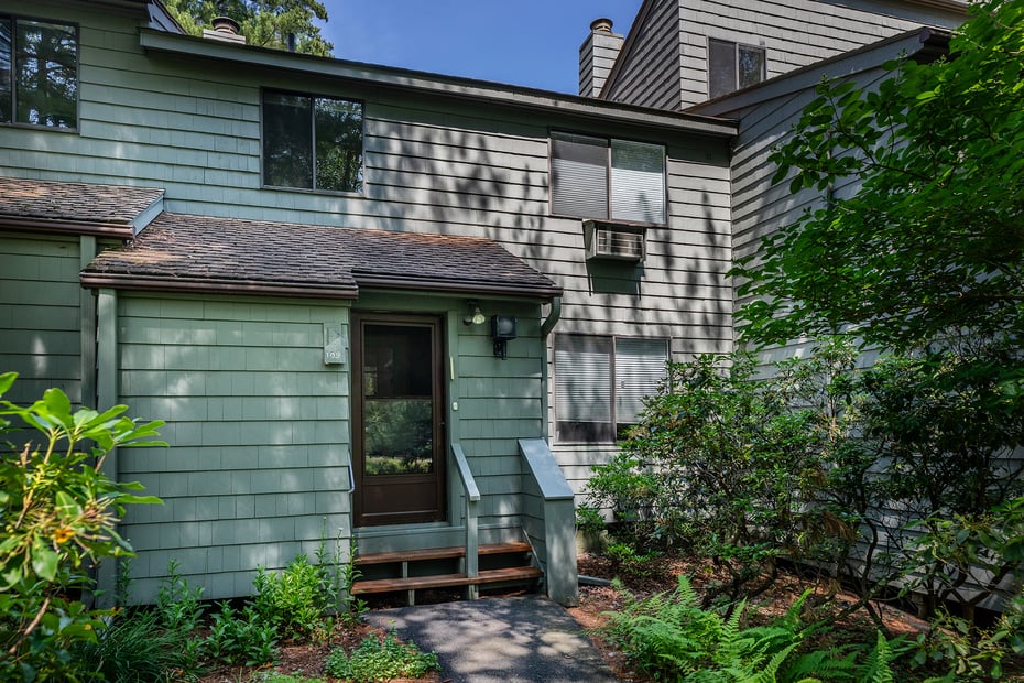 109 Old Farms Road #109 Photo 1