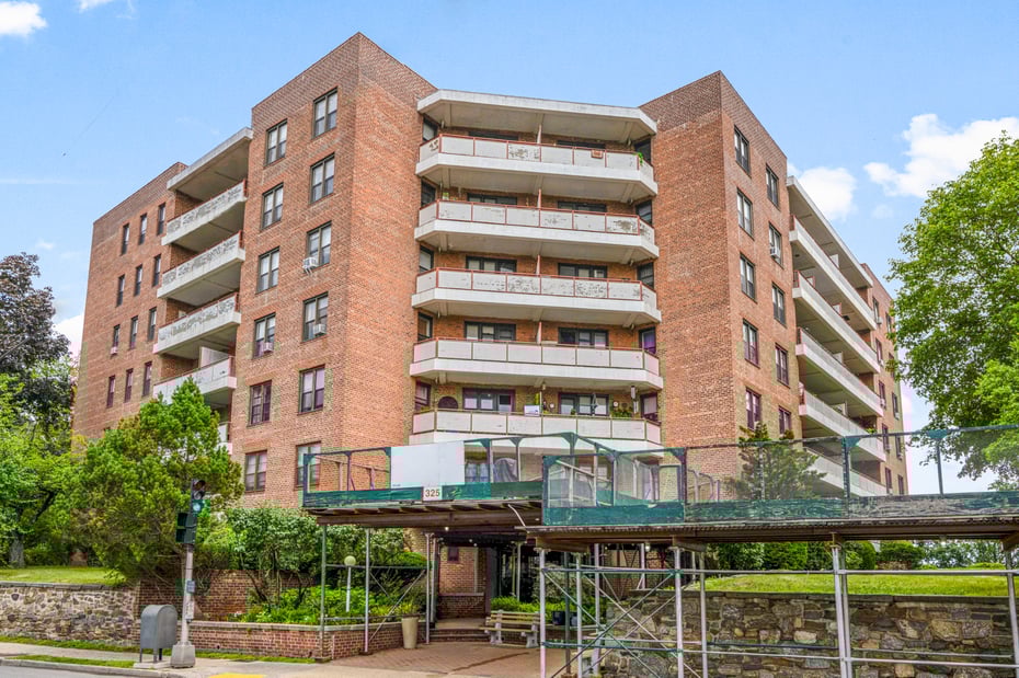 325 King Street  #4D Photo 1