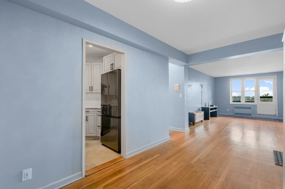 325 King Street  #4D Photo 8