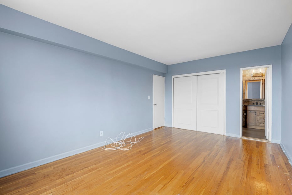 325 King Street  #4D Photo 16
