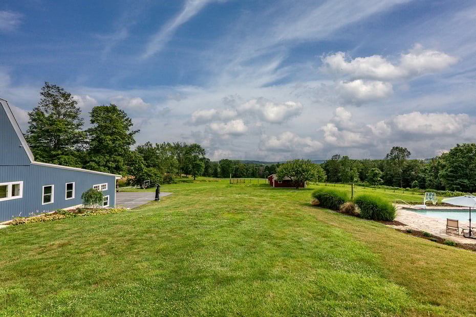 83 Thomson Road Photo 28