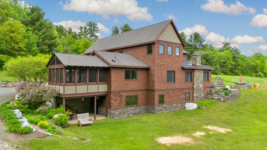 56 Crooked Hill Rd Photo 3