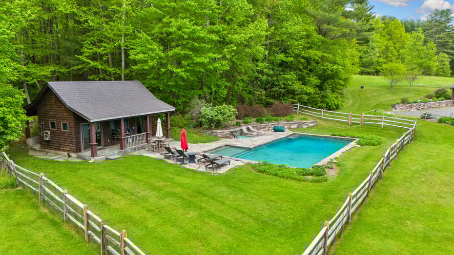 56 Crooked Hill Rd Photo 39