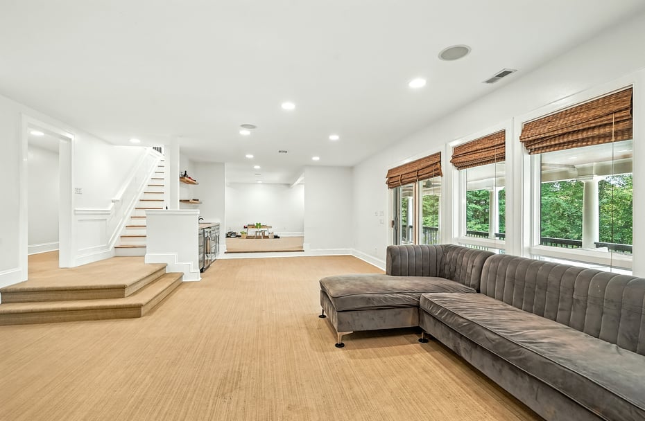 6 Eaton Lane Photo 17