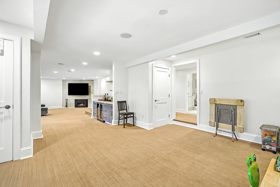 6 Eaton Lane Photo 19