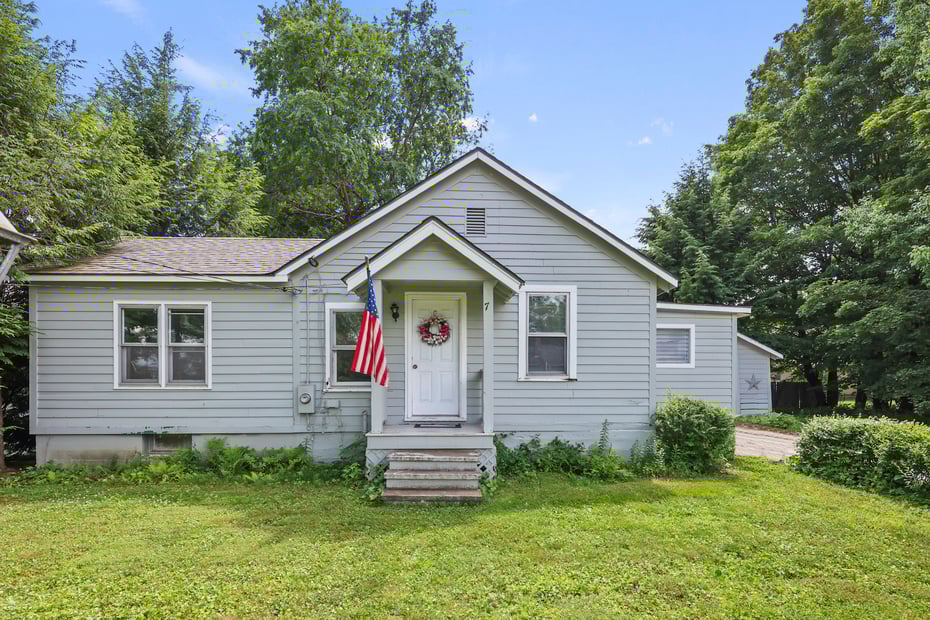 7 Chicopee St Photo 2