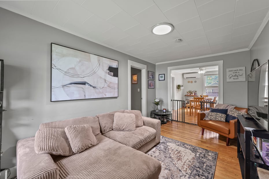7 Chicopee St Photo 3