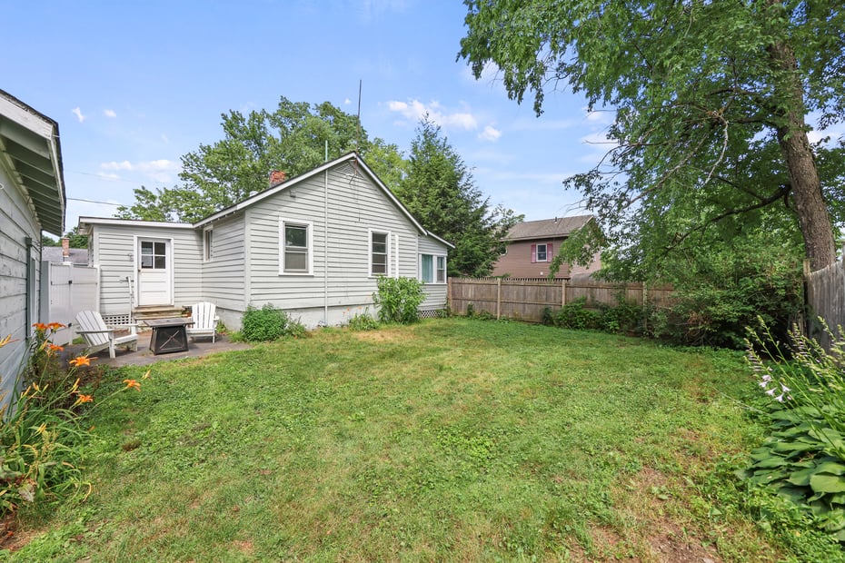 7 Chicopee St Photo 20