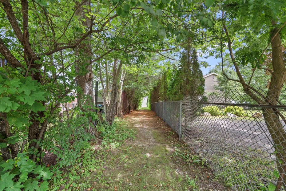 7 Chicopee St Photo 22