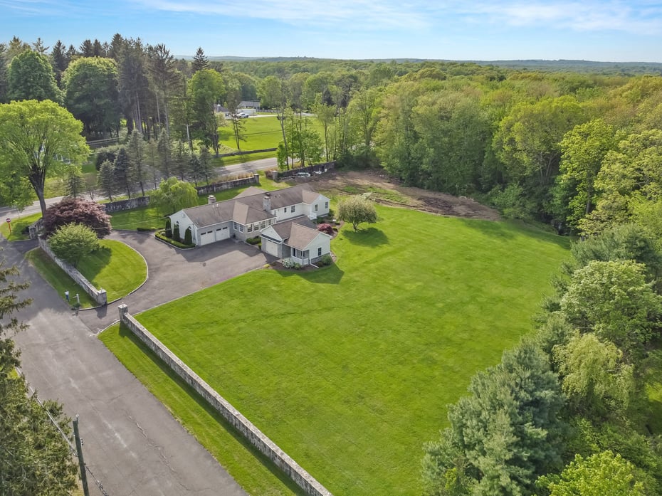 762 Sport Hill Road Photo 1