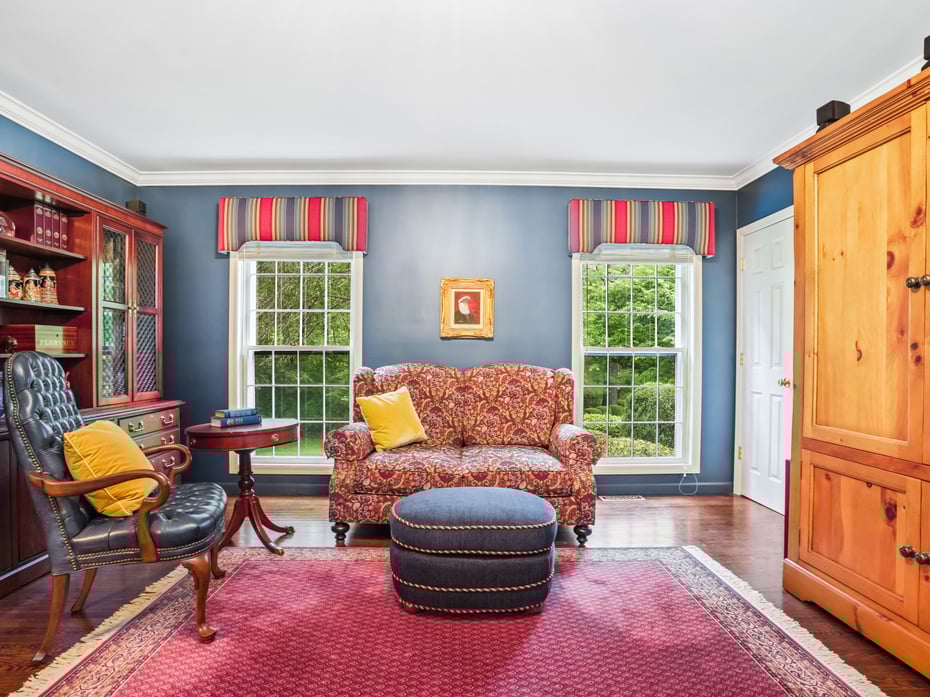 352 Ridgefield Road Photo 5