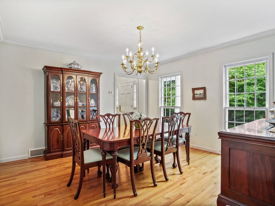 352 Ridgefield Road Photo 7