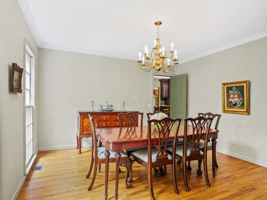 352 Ridgefield Road Photo 8