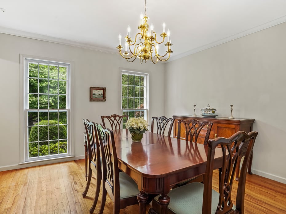352 Ridgefield Road Photo 9
