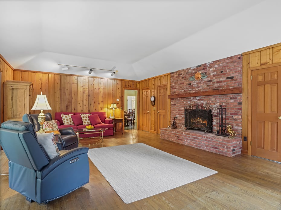 352 Ridgefield Road Photo 18