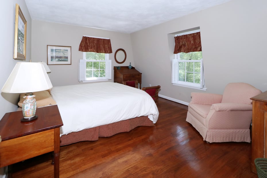 1135 Hulls Farm Road Photo 34