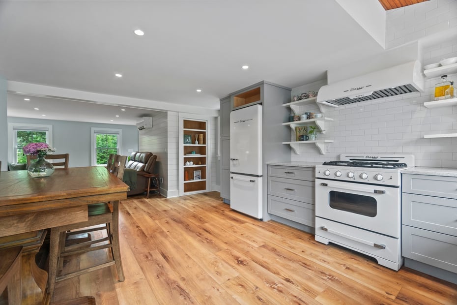 176 Great Neck Road Photo 6
