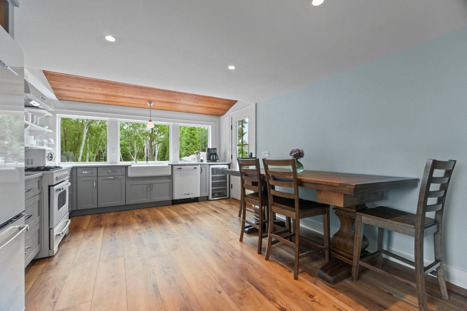 176 Great Neck Road Photo 8