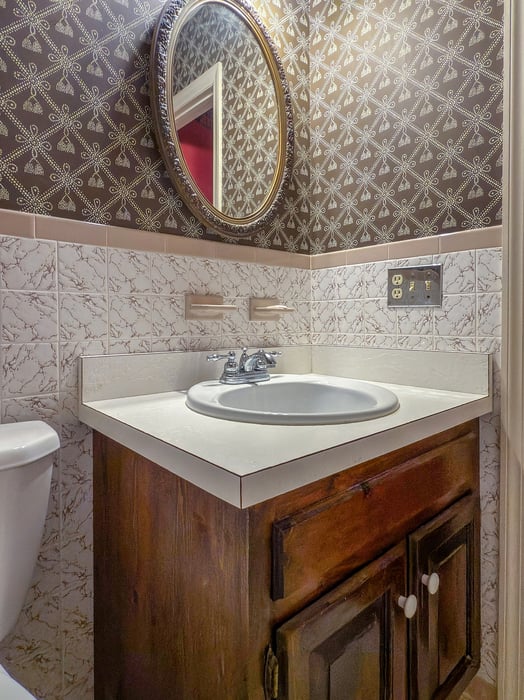 2 Bridgeworth Lane Photo 31