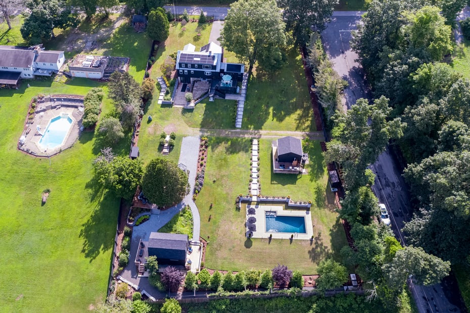 55 Bogel Road Photo 1