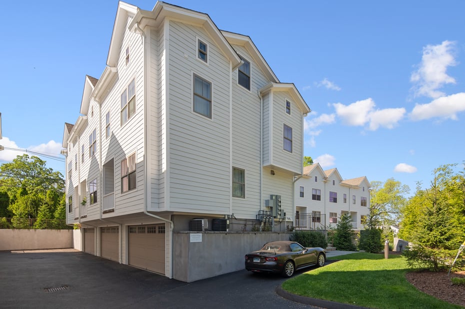 1 Howard Avenue  #B2 Photo 31