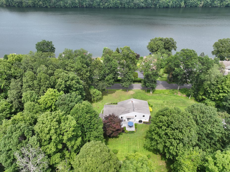 21 Lillinonah Drive Photo 1