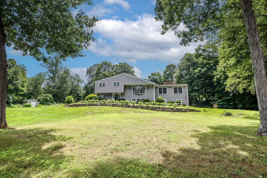 21 Lillinonah Drive Photo 3