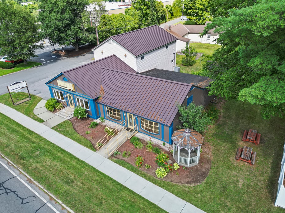 260 Stockbridge Rd Photo 2