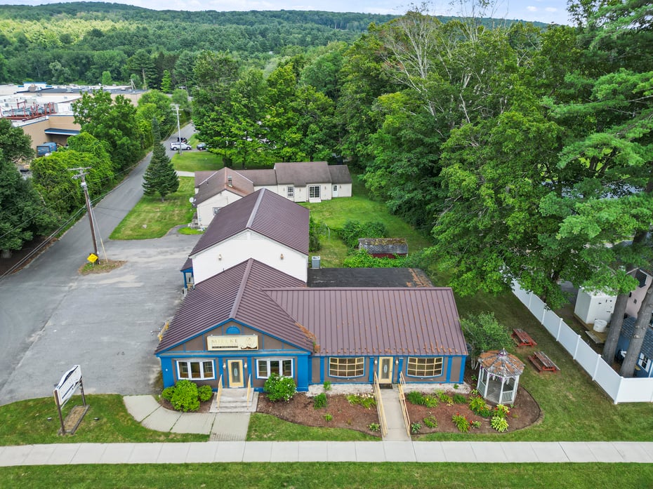 260 Stockbridge Rd Photo 3