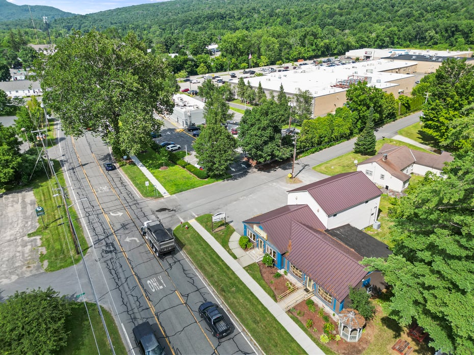 260 Stockbridge Rd Photo 28