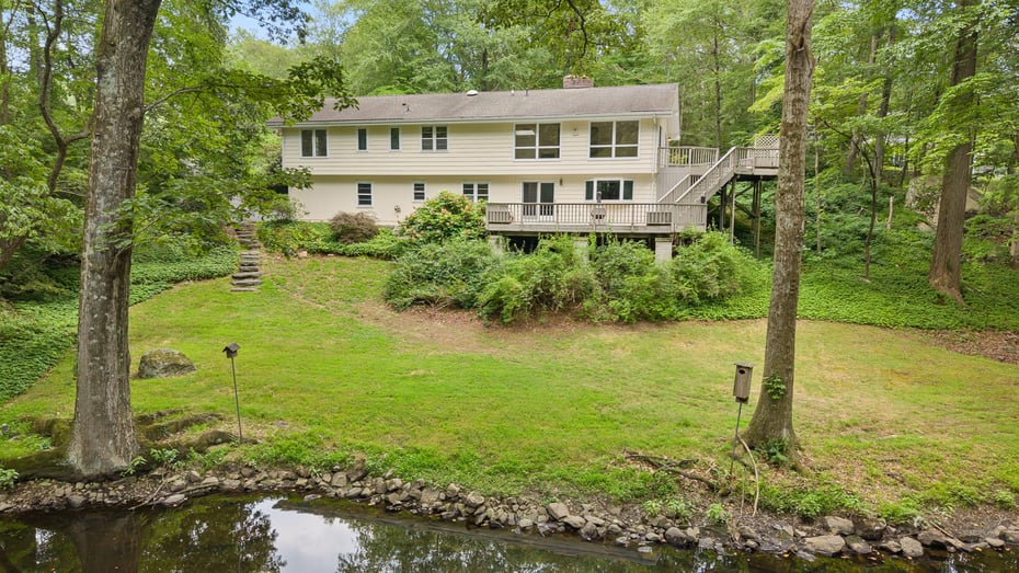 391 Sawmill Road Photo 2