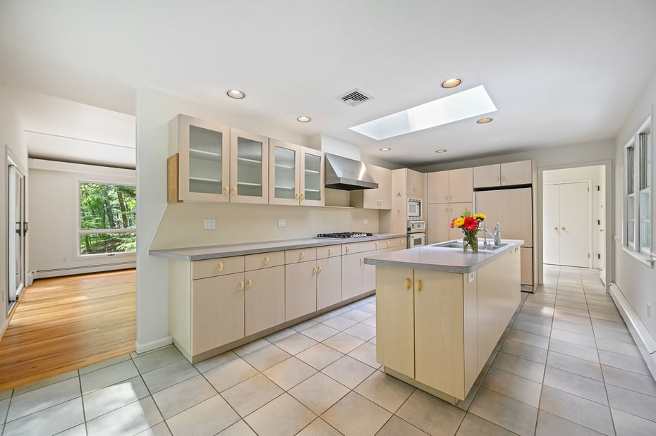 391 Sawmill Road Photo 8