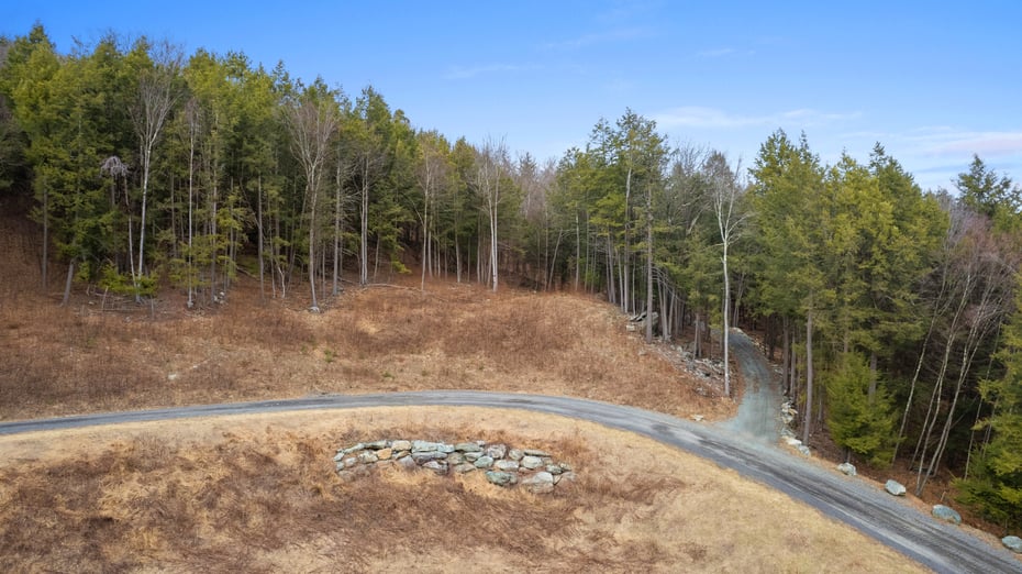 13191 Route 22 Stop #80 Photo 6