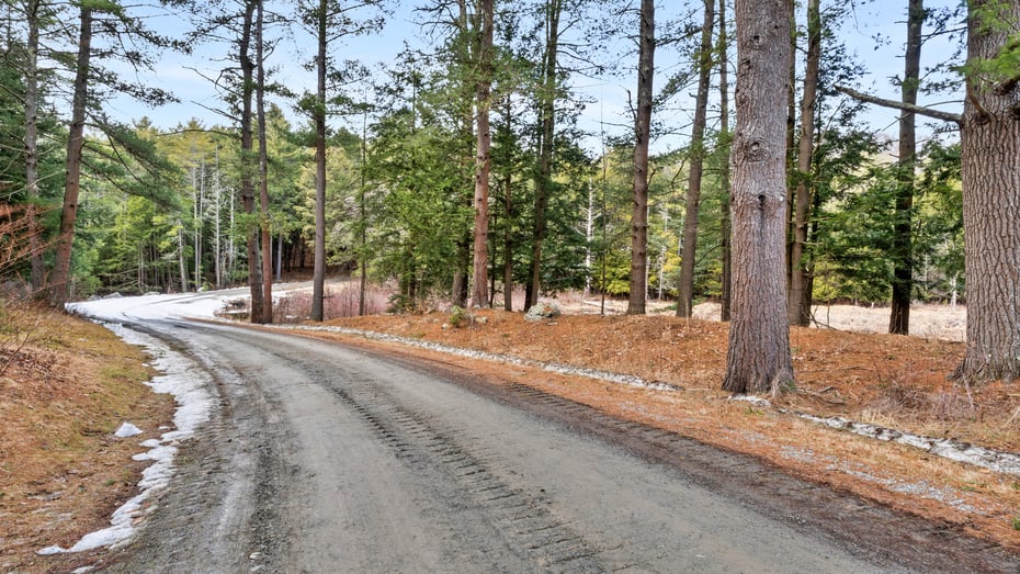 13191 Route 22 Stop #80 Photo 8