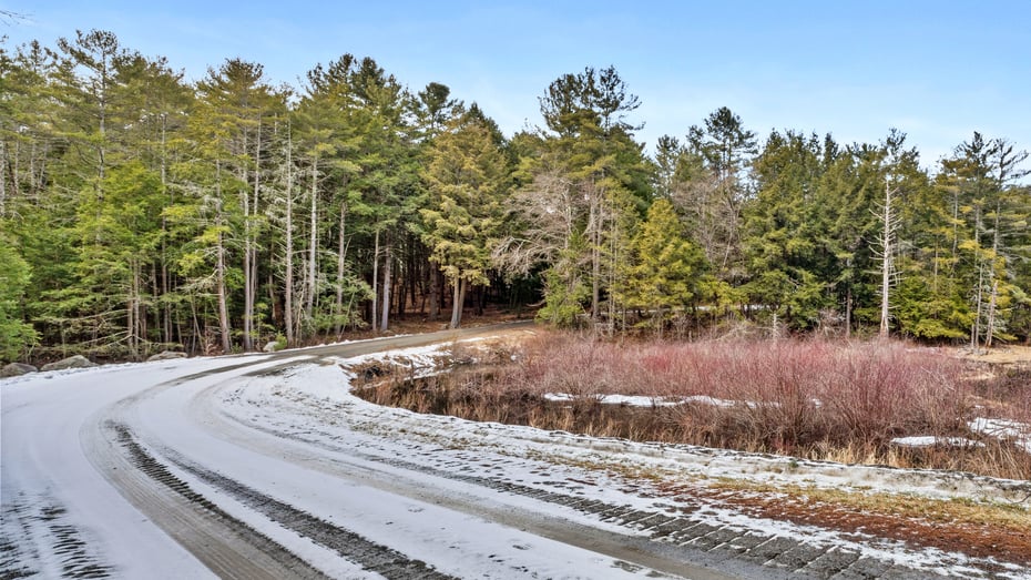 13191 Route 22 Stop #80 Photo 9