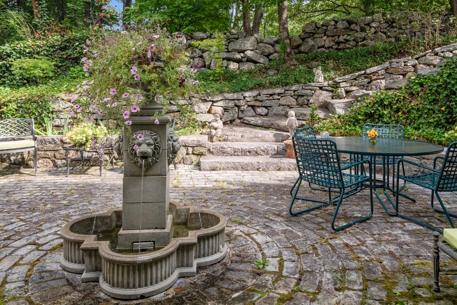 202 Weed Street Photo 22