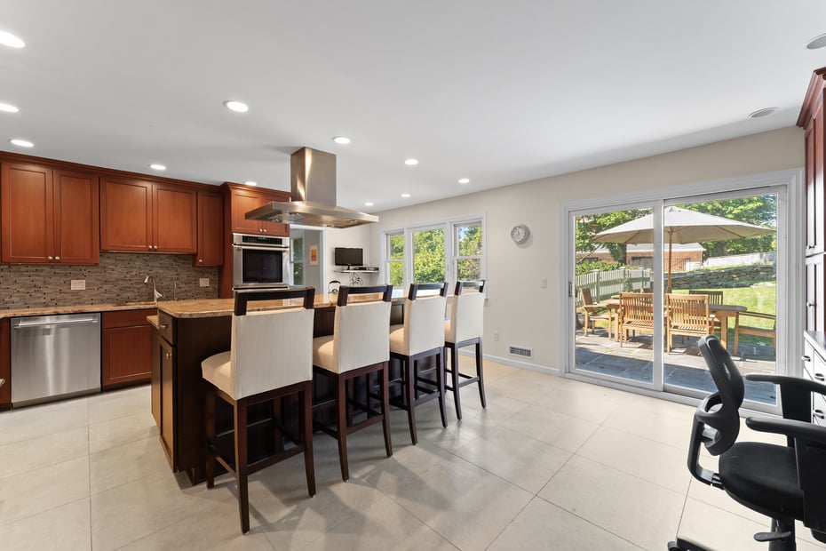 114 Oxford Road Photo 7