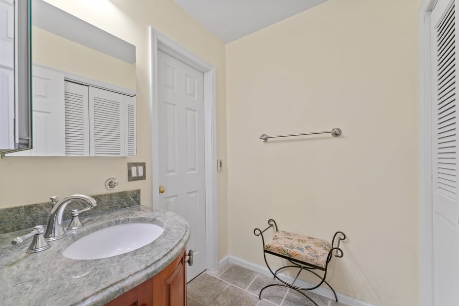 114 Oxford Road Photo 17